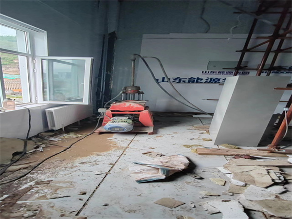 青冈地基基础下沉墙体裂缝加固注浆顶升施工